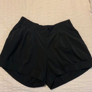 Lululemon athletics on the fly shorts